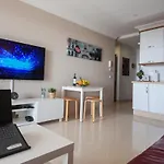 شقة Comfortable With Amazing Sea Views *