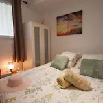 Comfortable With Amazing Sea Views شقة *