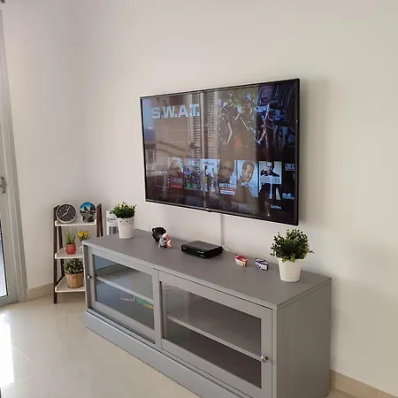 Comfortable With Amazing Sea Views Apartmán