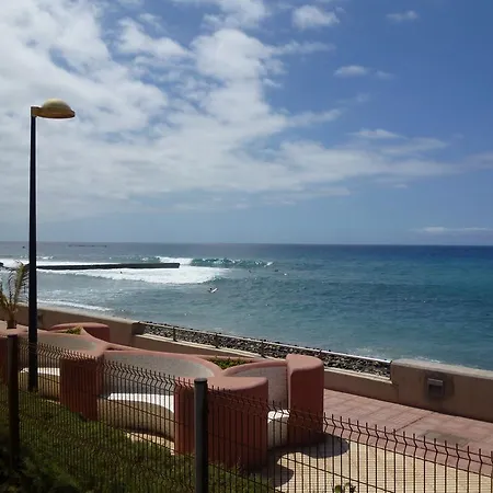Comfortable With Amazing Sea Views Apartmán *