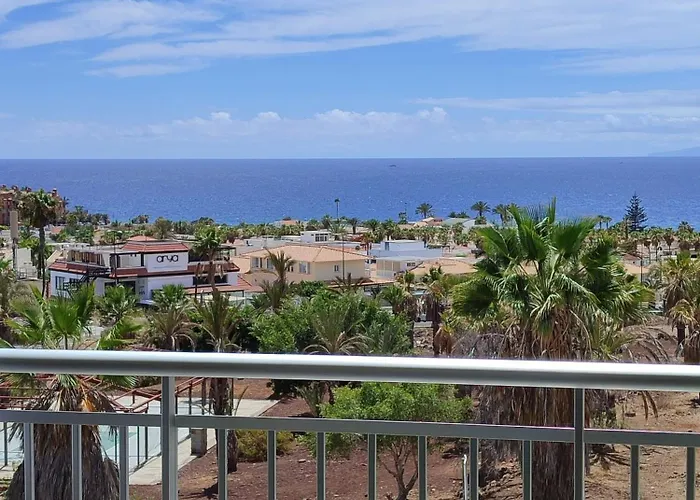 Comfortable With Amazing Sea Views بالم مار