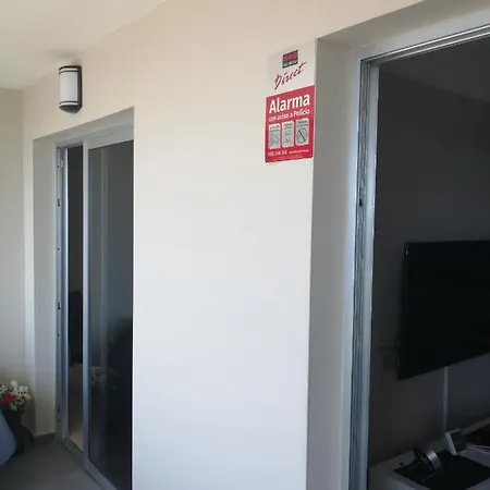 Comfortable With Amazing Sea Views بالم مار